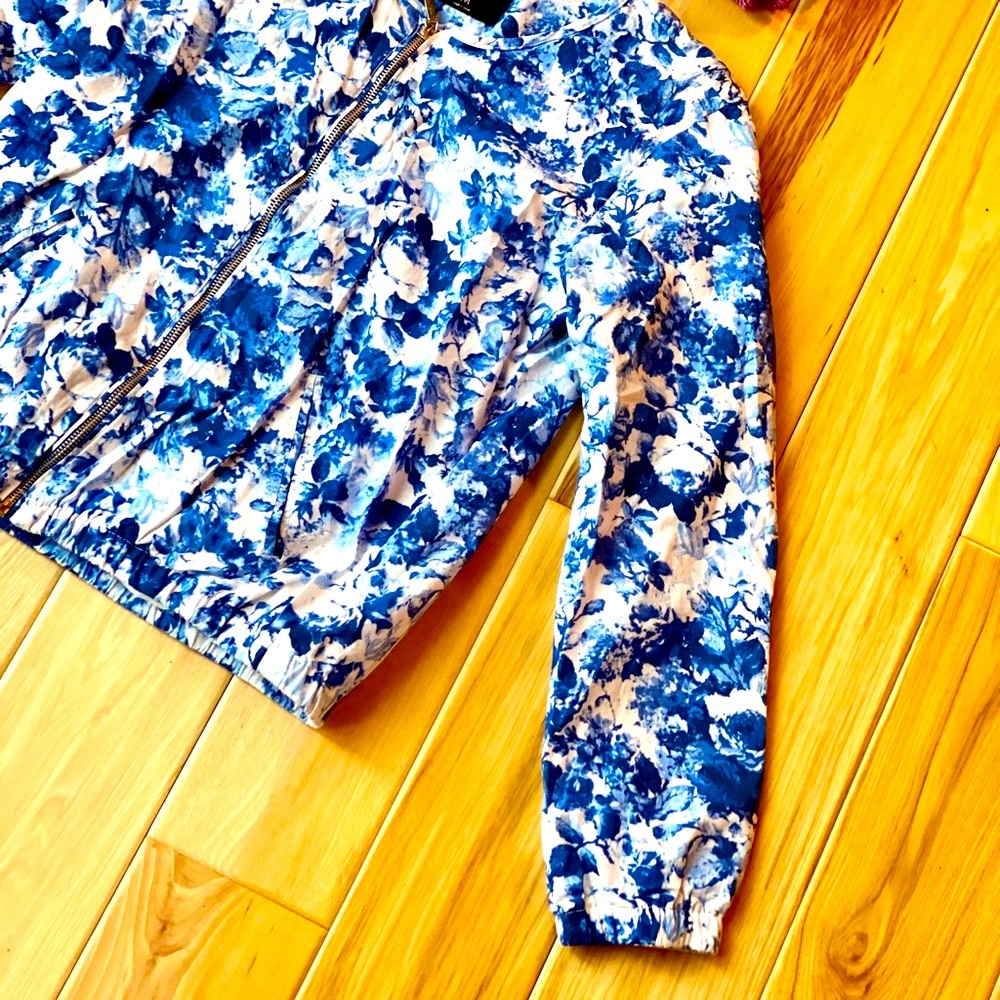 NWOT-Sienna&Bellini Blue/White Floral BomberJacket - Picture 6 of 8